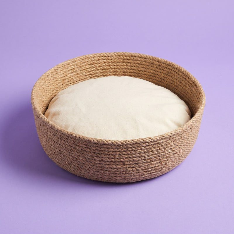Cama-rascador de yute para gato Soyia con cojín crema